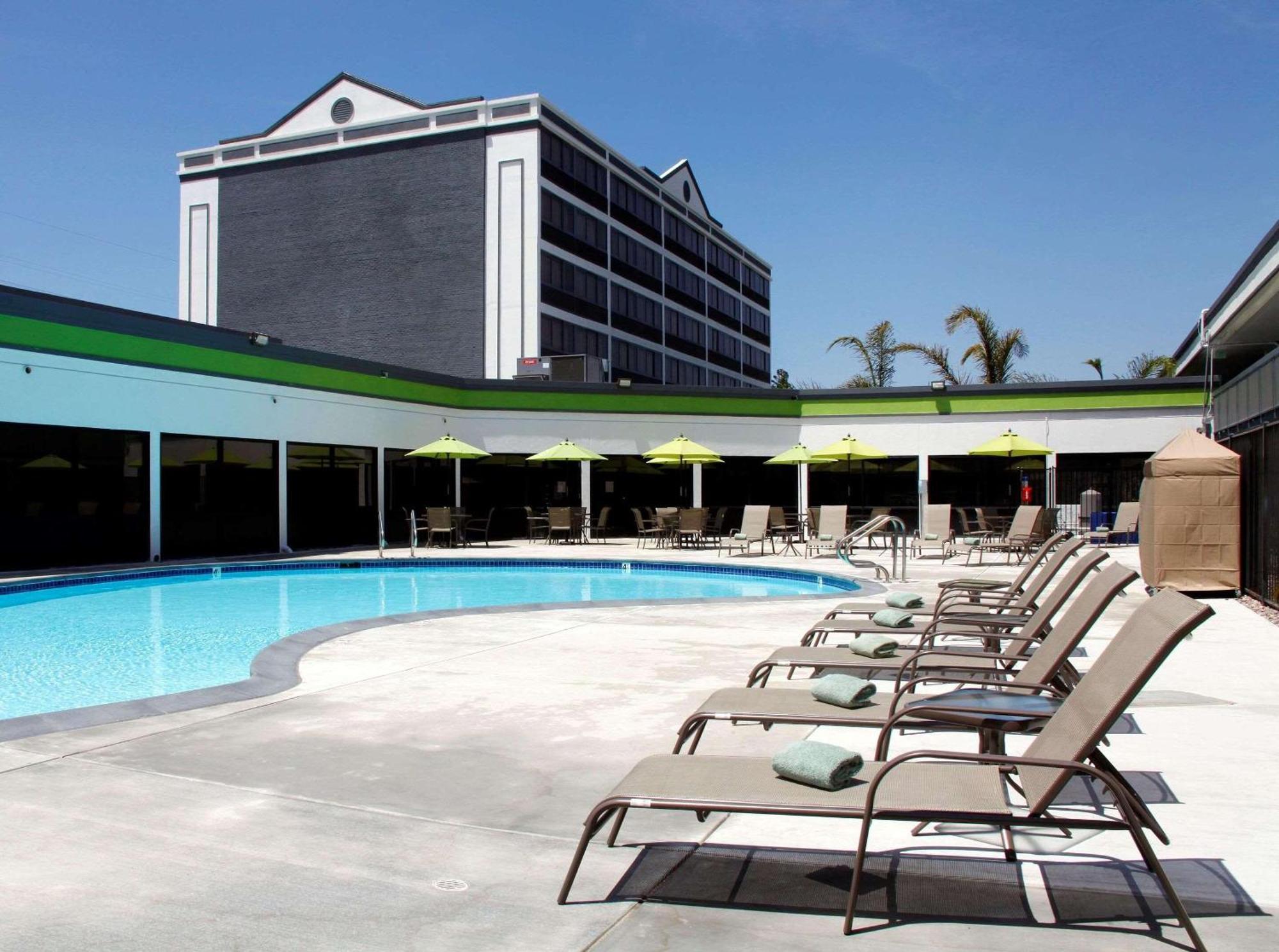 Radisson Hotel Oakland Airport Buitenkant foto