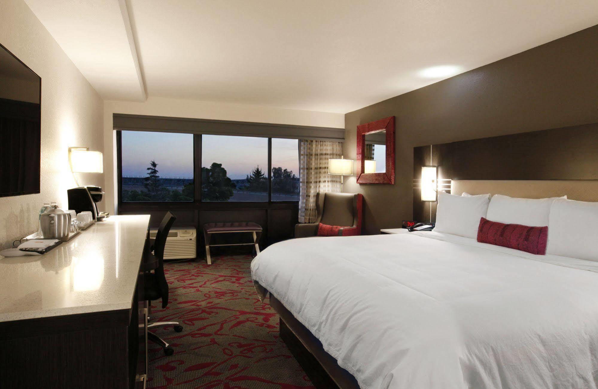 Radisson Hotel Oakland Airport Buitenkant foto